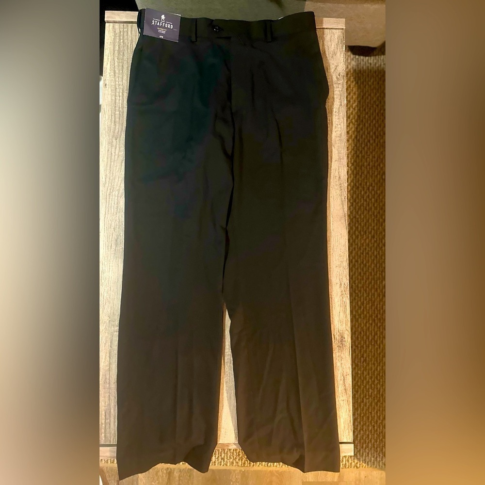 NWT Men’s Stafford Classic Fit Dress Pants 34x32
